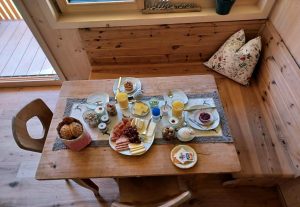 Eichen Lodge Apartments Frühstück