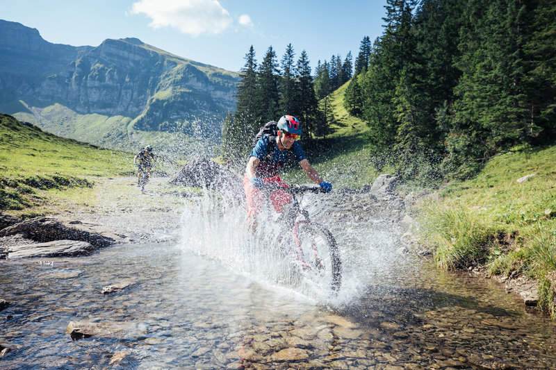 Mountainbiken im Bereich Alpe Kanis in Mellau © Sebastian Stiphout - Bregenzerwald Tourismus (3).jpg